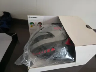 Casco Bicicleta Scott Centric plus Gris y Rojo