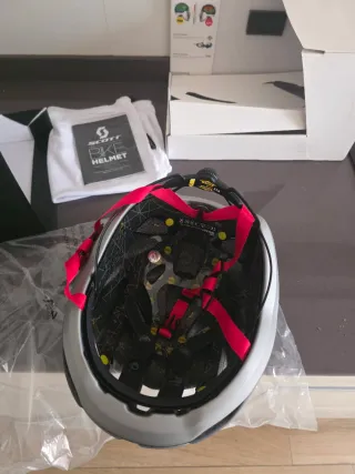 Casco Bicicleta Scott Centric plus Gris y Rojo