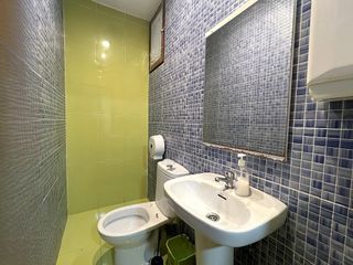 Local comercial en venta en Pubilla Cases en Hospitalet de Llobregat, L´