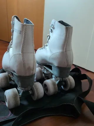 Patines 4 Ruedas Talla 33 Blancos