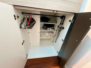 Litera tren con armario y 2 cajones. Buen estado