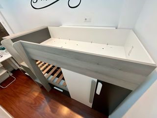 Litera tren con armario y 2 cajones. Buen estado