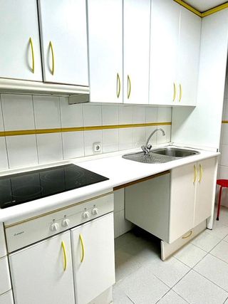 Piso en alquiler en Apóstol Santiago en Madrid