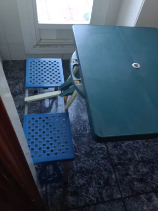 Mesa de picnic plegable con 4 taburetes plegable