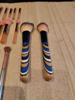 Set di 21 pennelli per trucco oro e rosa