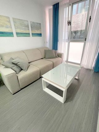 Piso en alquiler en Santa Catalina - Canteras en Palmas de Gran Canaria(Las)