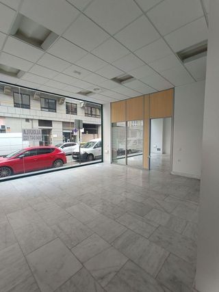 Local comercial en alquiler en Cuatro Caminos - Plaza de la Cubela en Coruña (A)