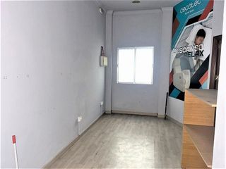 Local comercial en alquiler en La Paz en Alcalá de Guadaira