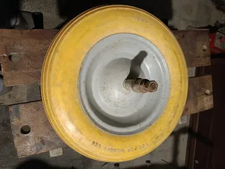 Ruota piena per carriola 3.50-8