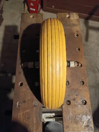 Ruota piena per carriola 3.50-8