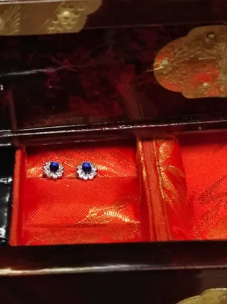 Orecchini fiore zaffiro blu