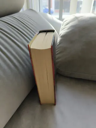 Las tinieblas y el alba / The Evening and the M...