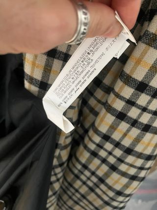 Abrigo cuadros amarillo y negro Zara