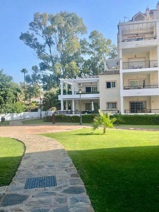 Piso en alquiler en Los Naranjos - Las Brisas en Marbella
