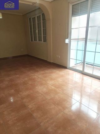 Piso en alquiler en Ciudad Jardín - Zoco en Córdoba