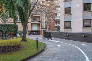 Garaje en alquiler en Les Tres Torres en Barcelona