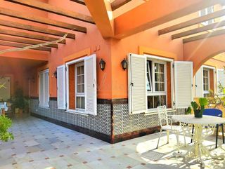 Chalet en venta en La Granja-La Colina-Los Pastores en Algeciras
