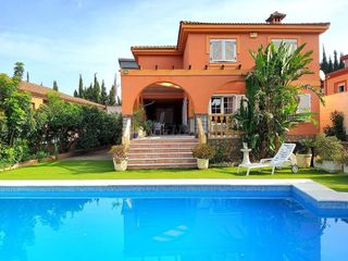 Chalet en venta en La Granja-La Colina-Los Pastores en Algeciras