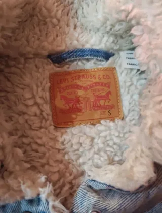 Chaqueta Levi's vaquera con borreguillo