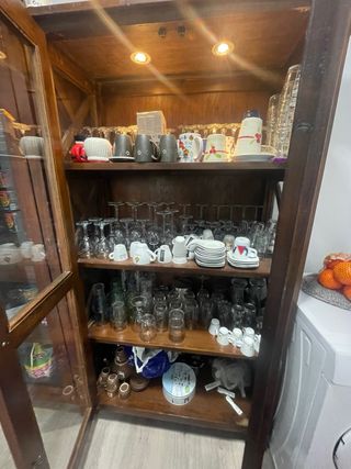 Coppia di vetrine rustiche in legno massello
