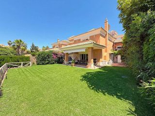 Casa pareada en alquiler en Los Monteros - Bahía de Marbella en Marbella