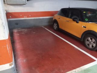 Garaje en venta en Sants en Barcelona