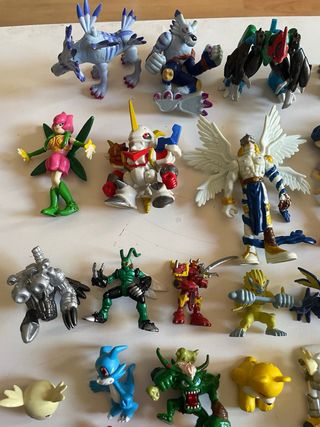 44 Figuras Digimon Colección