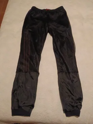 Pantalón chándal Adidas negro y rojo