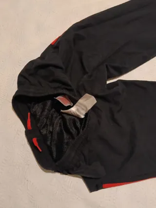 Pantalón chándal Adidas negro y rojo