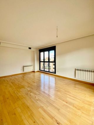 Piso en alquiler en Montecarmelo en Madrid