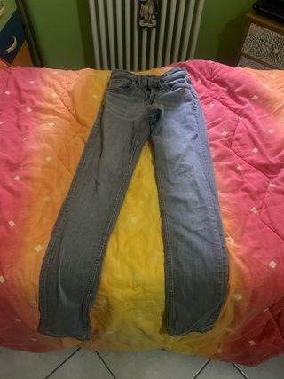 Pantaloni grigi chiari