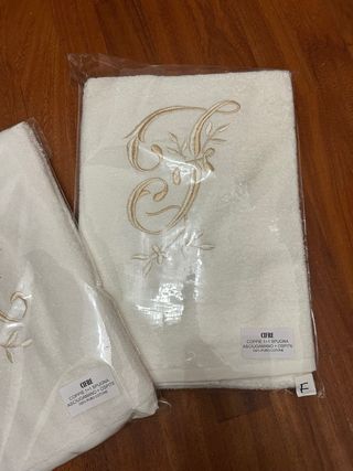 Coppia Asciugamani Personalizzati A F