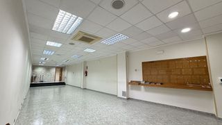 Local comercial en venta en Carcaixent