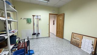 Local comercial en venta en Carcaixent