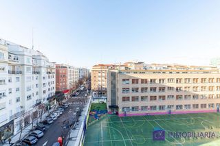 Piso en alquiler en Paseo Constitución - Las Damas en Zaragoza