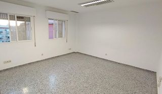 Oficina en alquiler en La Paz en Alcalá de Guadaira