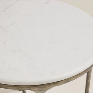 Mesa auxiliar El Corte Inglés mármol y metal