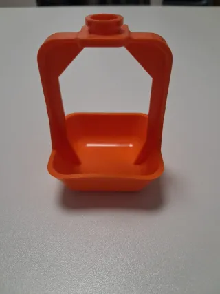 Bebedero colgante para aves naranja