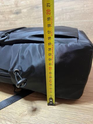 Mochila unisex negra pequeña