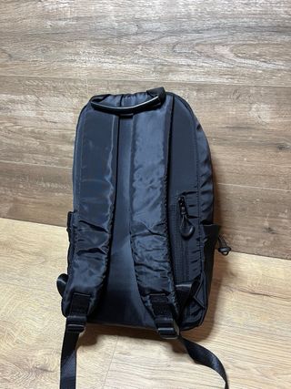 Mochila unisex negra pequeña
