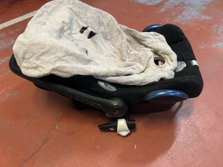 Maxi-Cosi + adaptadores Bee+capota+funda invierno