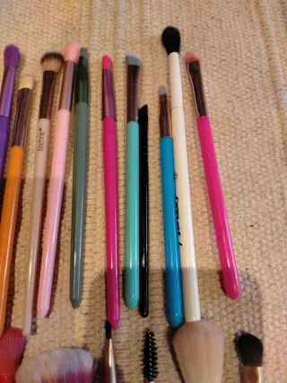 Lote 22 brochas de maquillaje multicolor