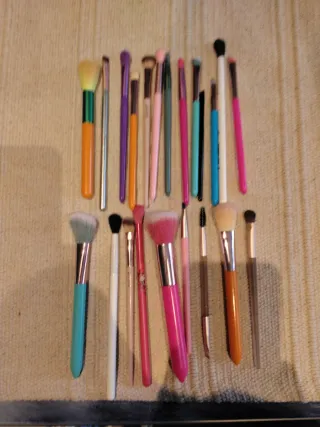 Lote 22 brochas de maquillaje multicolor