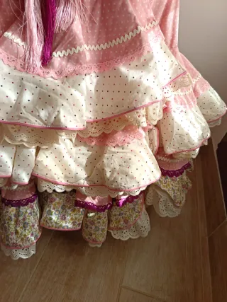 Traje de flamenca rosa con lunares