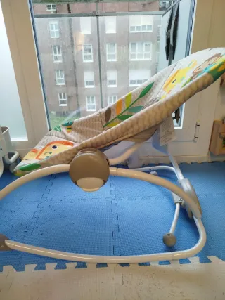 Hamaca Bright Starts Safari Blast con vibración