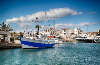 Garaje en venta en Empuriabrava en Castelló d´Empúries