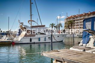 Garaje en venta en Empuriabrava en Castelló d´Empúries