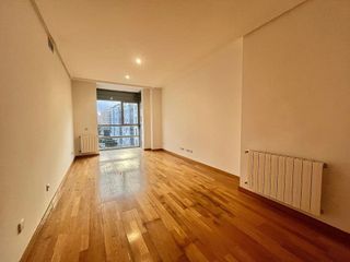 Piso en alquiler en Las Tablas en Madrid