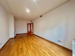 Piso en alquiler en Las Tablas en Madrid