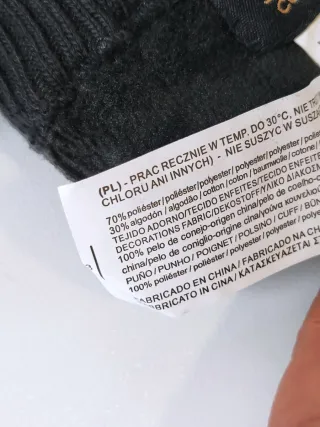 Guantes Sfera negros con pompones de piel